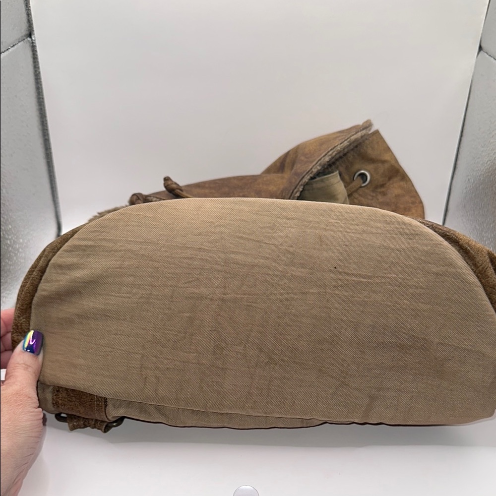 Outback Canvas Backpack - Picture 6 of 10